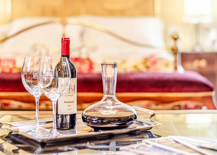 Villa Chateau La Siroque